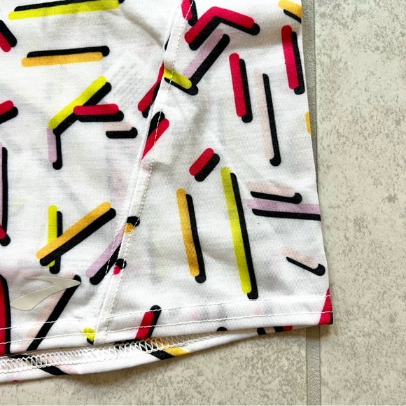 NWT Brooks Women’s Distance Graphic Tank - Confetti - Picture 3 of 7